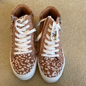 Universal Thread sneakers